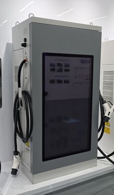 120kW DC EV Carregador de 55 polegadas LCD Publicidade tela dupla CCS1 CCS2 CHAdeMO GB/T para serviço rodoviário