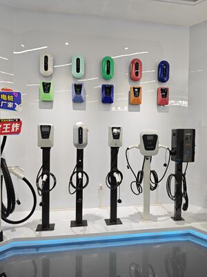 Carregador de veículos elétricos AC 32A 220V de 7kW montado na parede